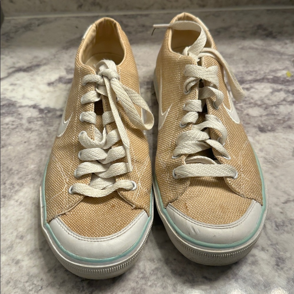 Nike Capri canvas sneakers size 8